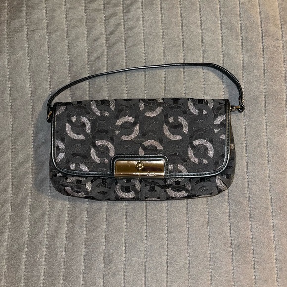Purse - Picture 1 of 1